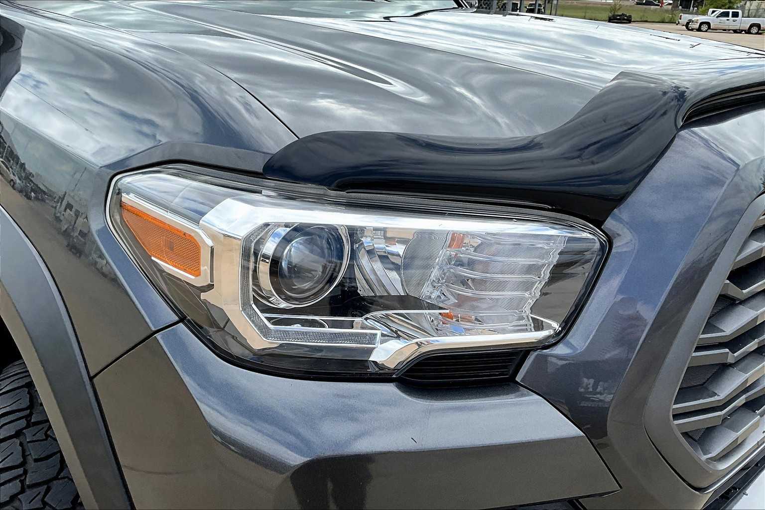 2020 Toyota Tacoma TRD photo 25