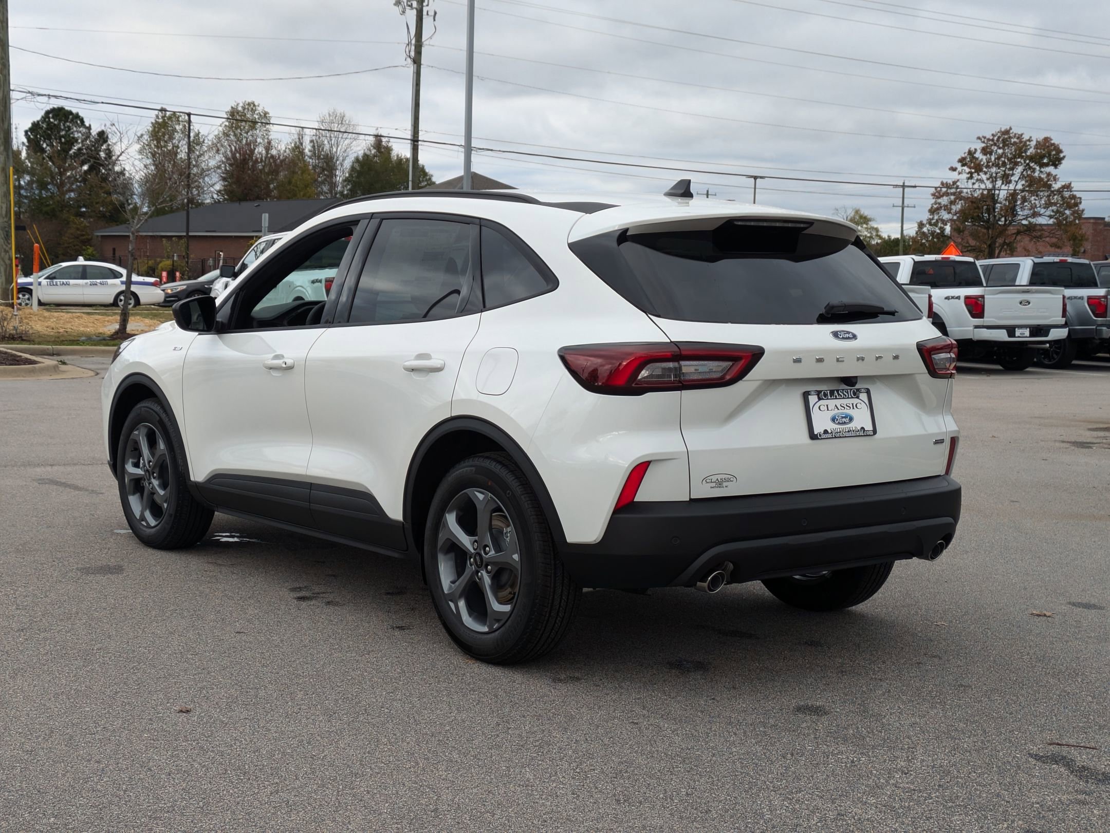 2025 Ford Escape ST-Line photo 6
