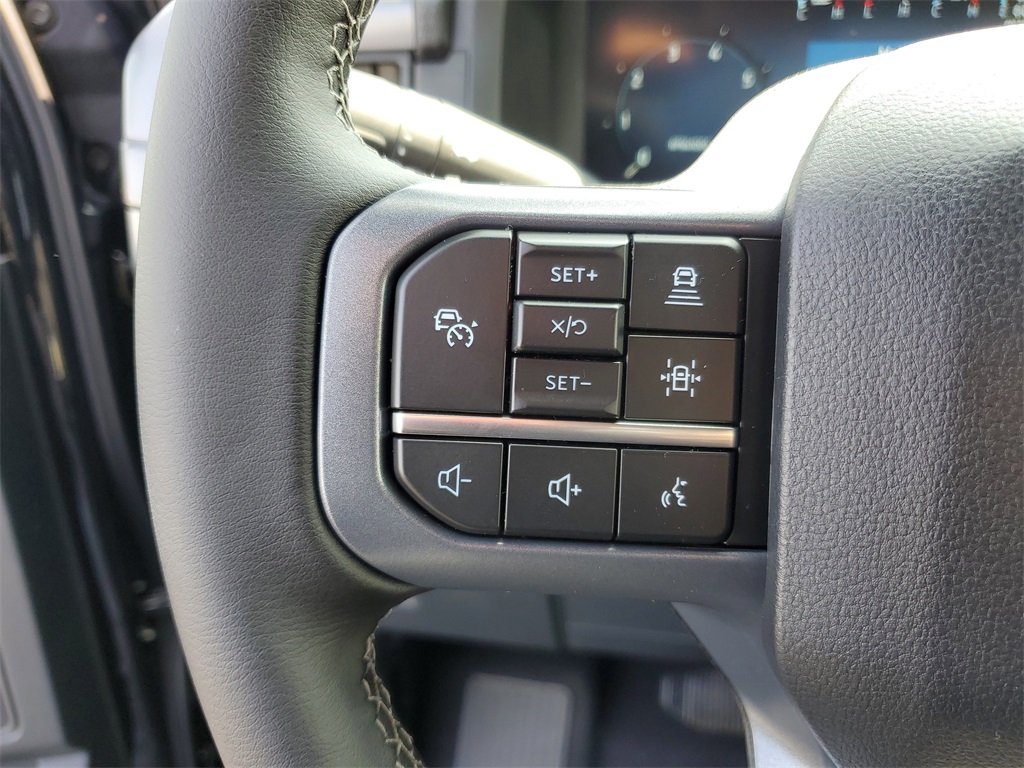 2025 Ford F-150 XLT photo 9