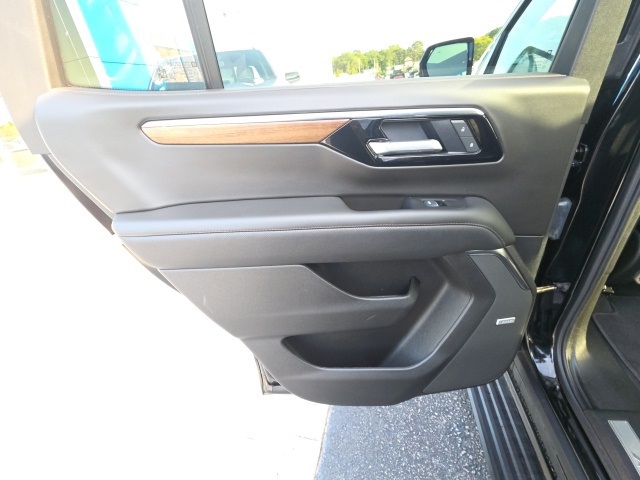 2025 Chevrolet Tahoe High Country photo 25