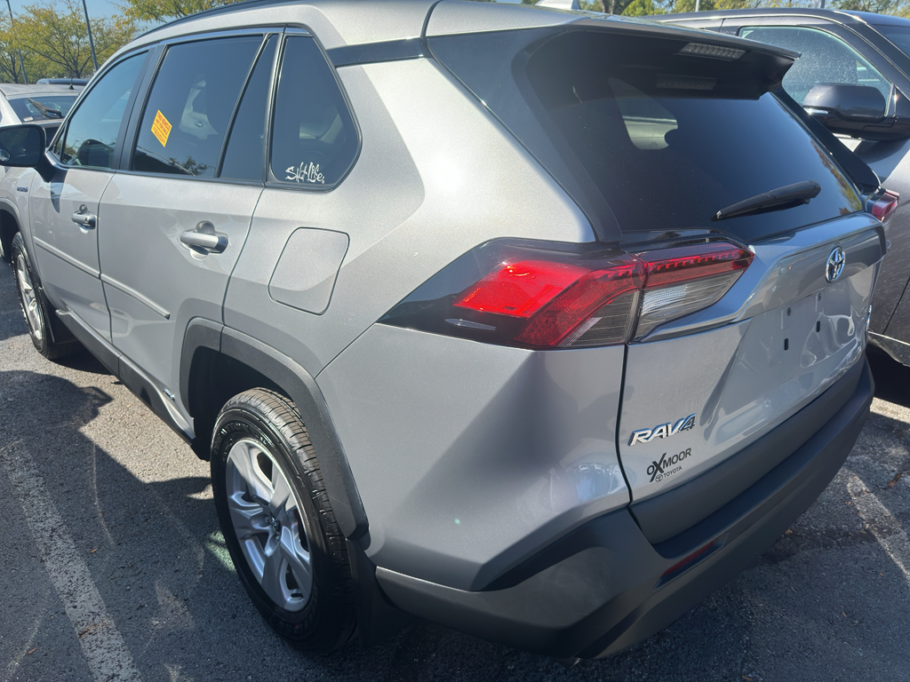 2021 Toyota RAV4 Hybrid XLE photo 2