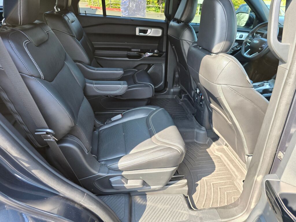 2023 Ford Explorer ST photo 11