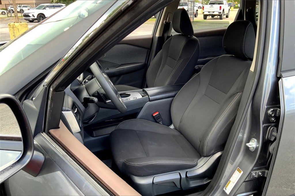 2023 Nissan Rogue S photo 24