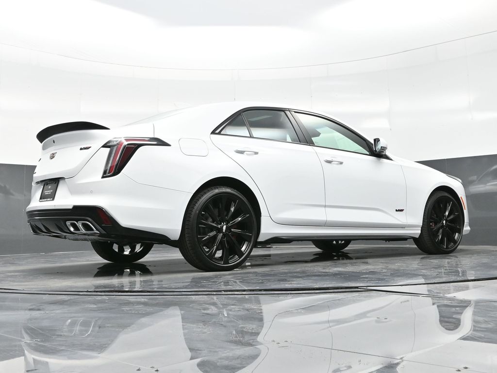 2025 Cadillac CT4 photo 13