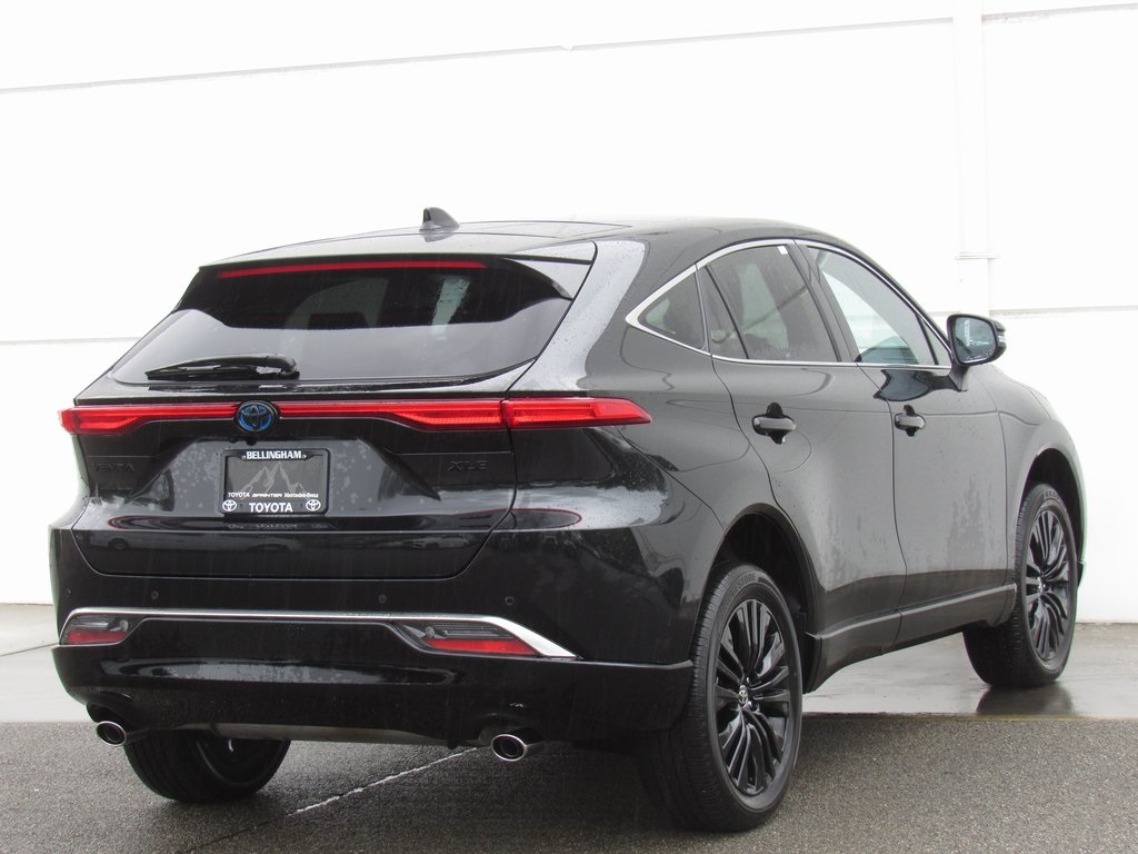 2024 Toyota Venza photo 2