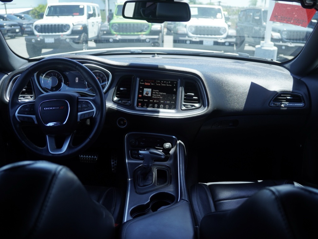 2015 Dodge Challenger R/T Plus photo 21