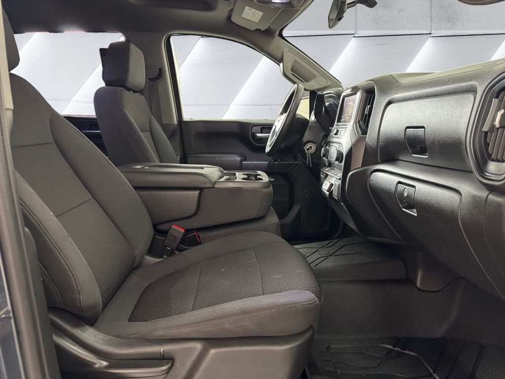 2020 Chevrolet Silverado 1500 Custom photo 12