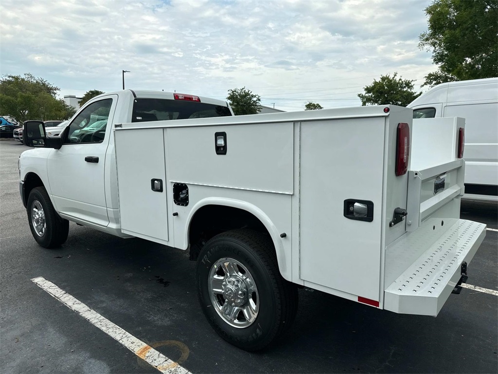 2024 Ram 2500 Tradesman photo 5