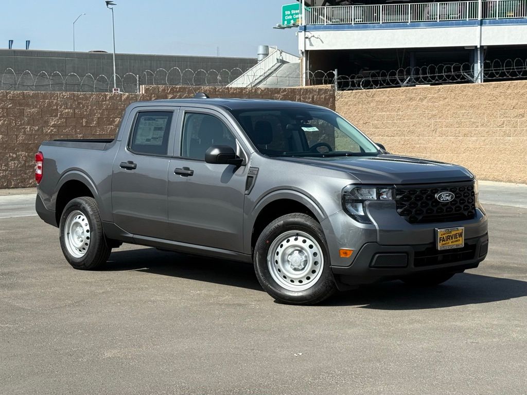 2025 Ford Maverick XL's photo