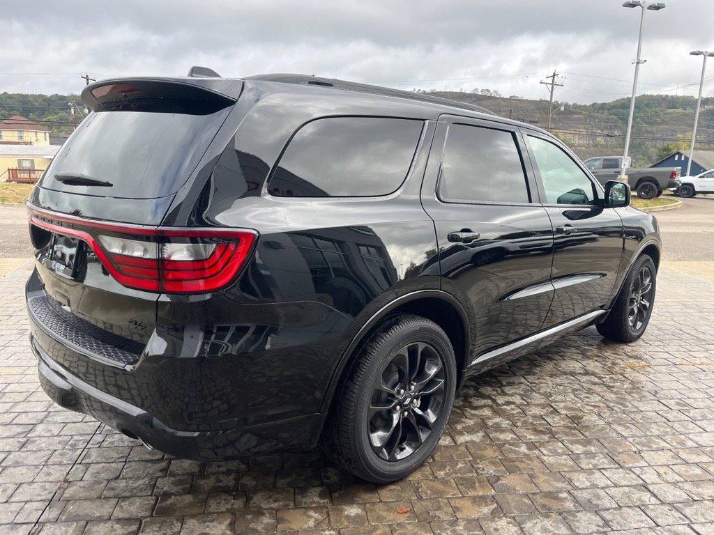 2025 Dodge Durango R/T Plus photo 4