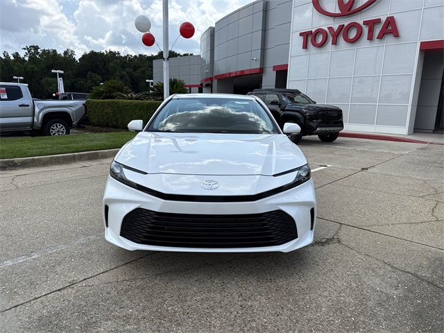 2025 Toyota Camry LE photo 8