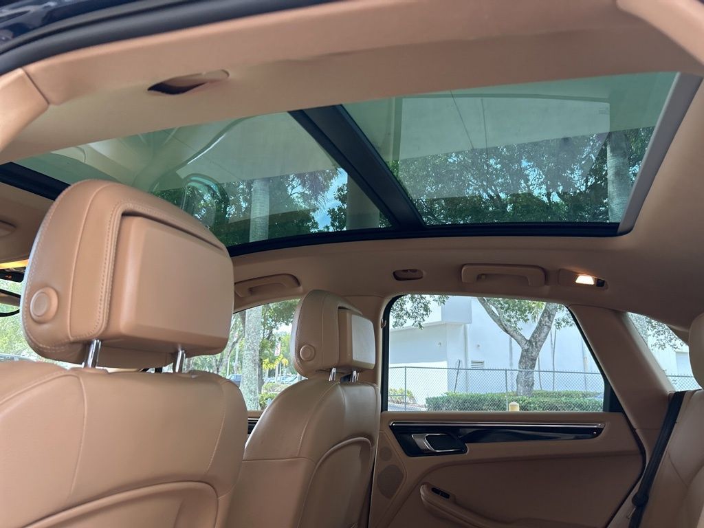 2015 Porsche Macan S photo 33
