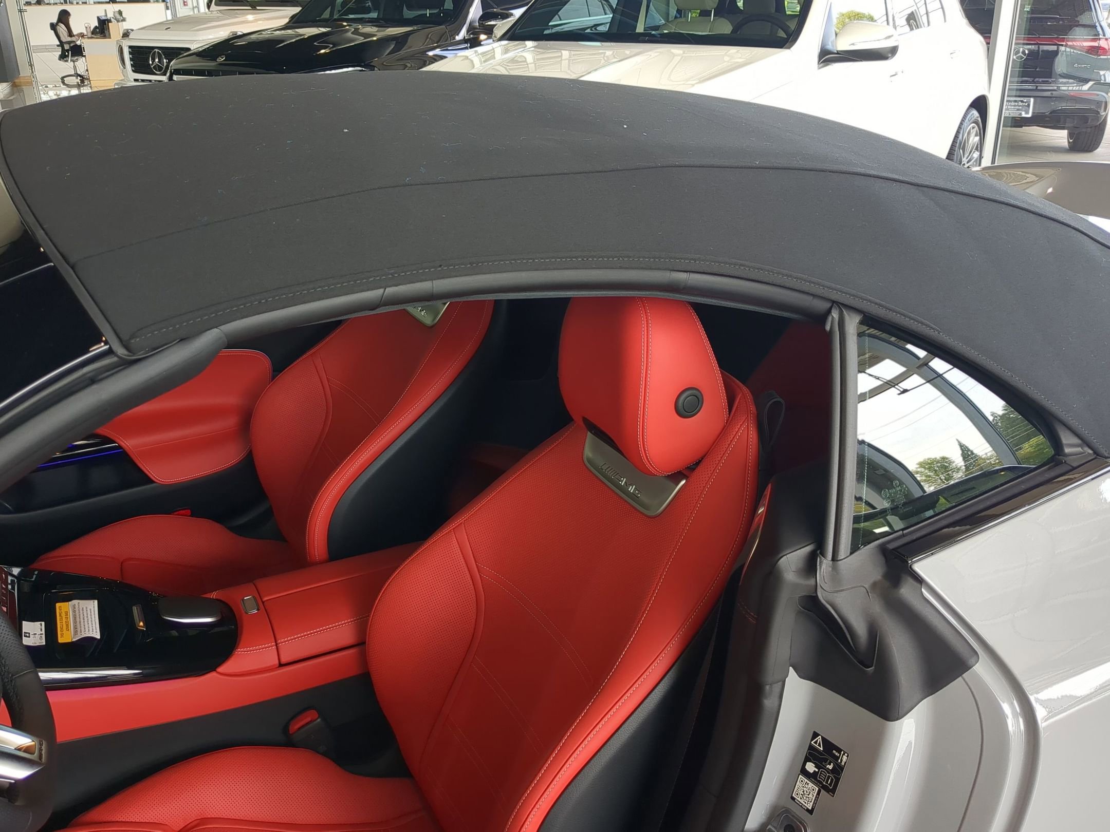 2025 Mercedes Benz SL AMG 63 photo 3
