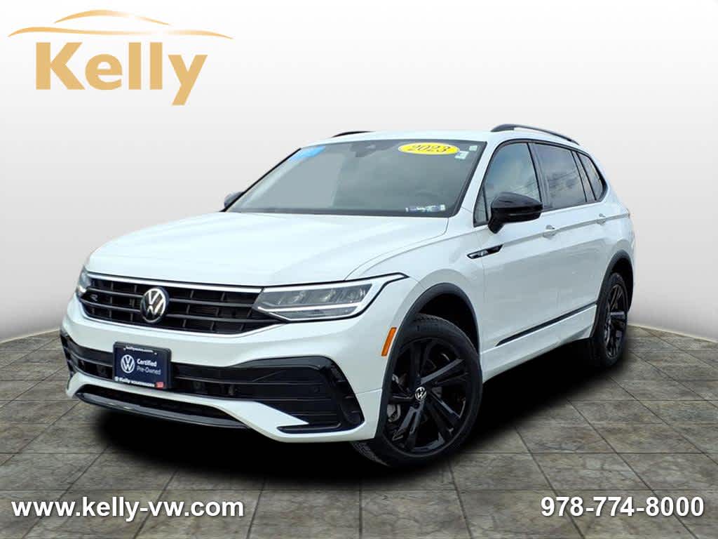 2023 Volkswagen Tiguan SE R-LINE BLACK's photo