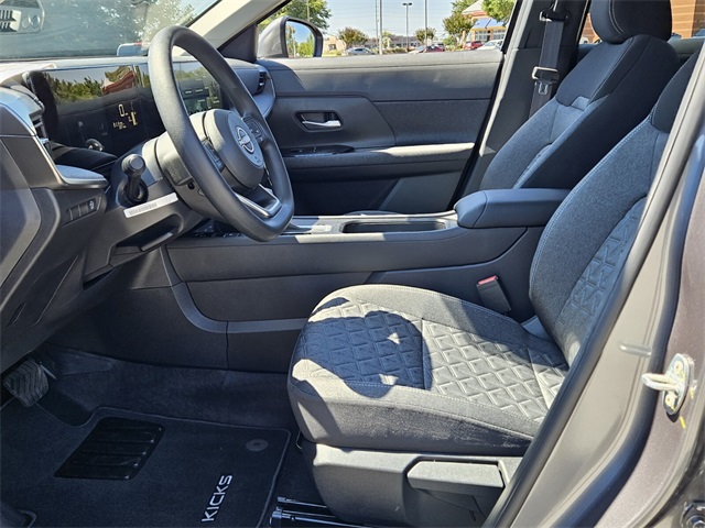 2025 Nissan Kicks SV photo 4