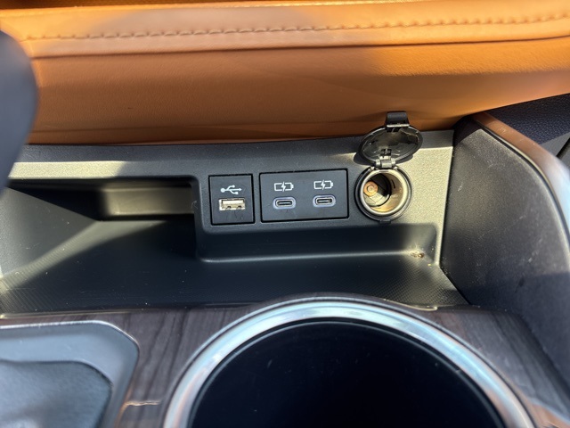 2024 Toyota Highlander Platinum photo 18