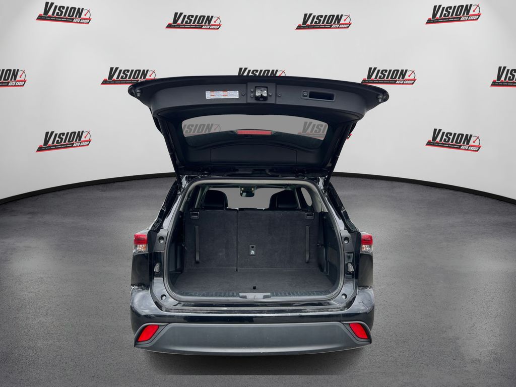 2023 Toyota Highlander XLE photo 11
