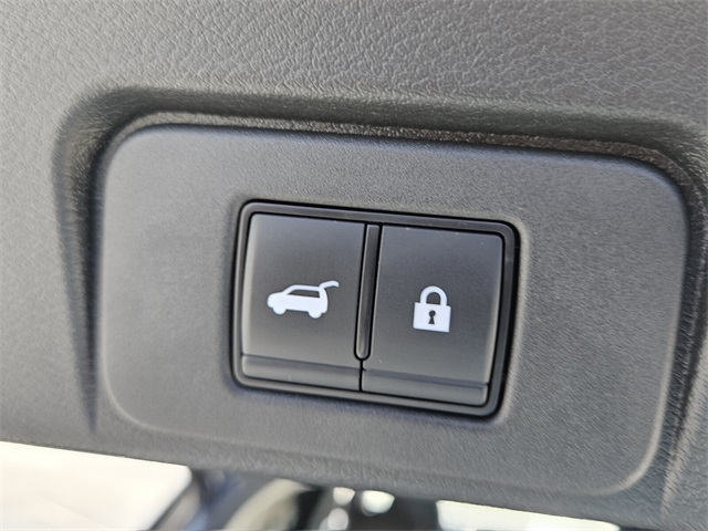 2023 Nissan Rogue Platinum photo 13