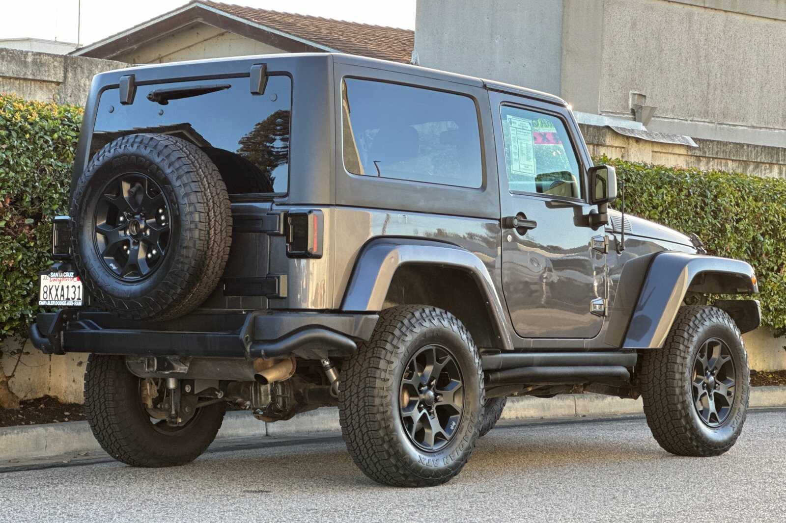 2016 Jeep Wrangler Sahara photo 4