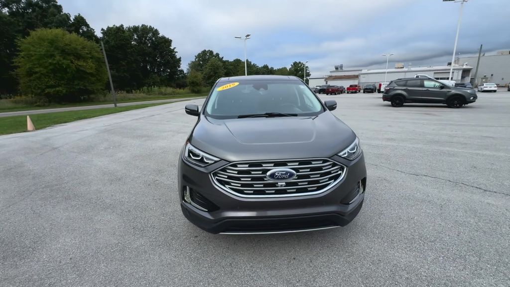 2019 Ford Edge Titanium photo 3