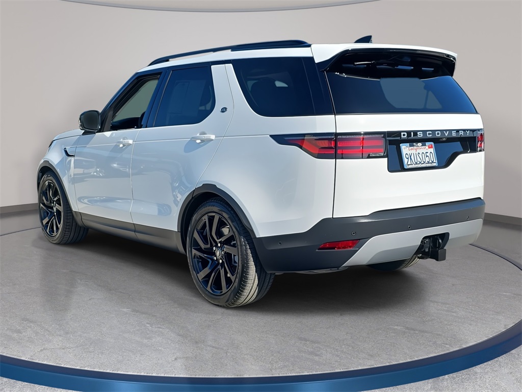 2024 Land Rover Discovery S photo 4