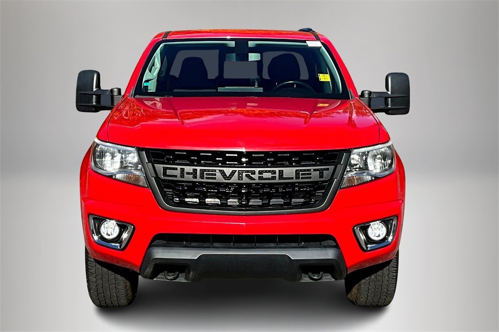2018 Chevrolet Colorado LT photo 2