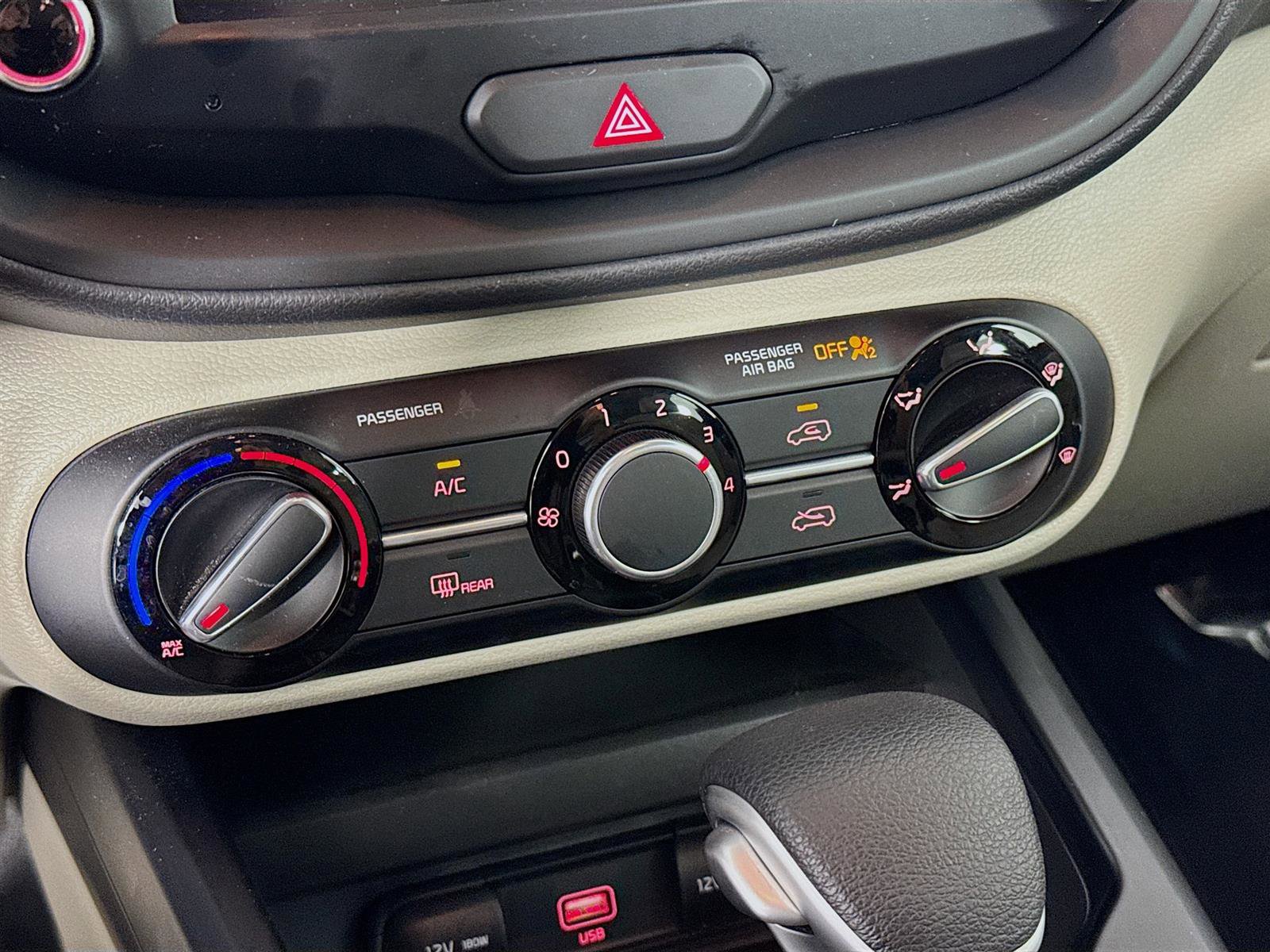 2022 Kia Soul LX photo 11