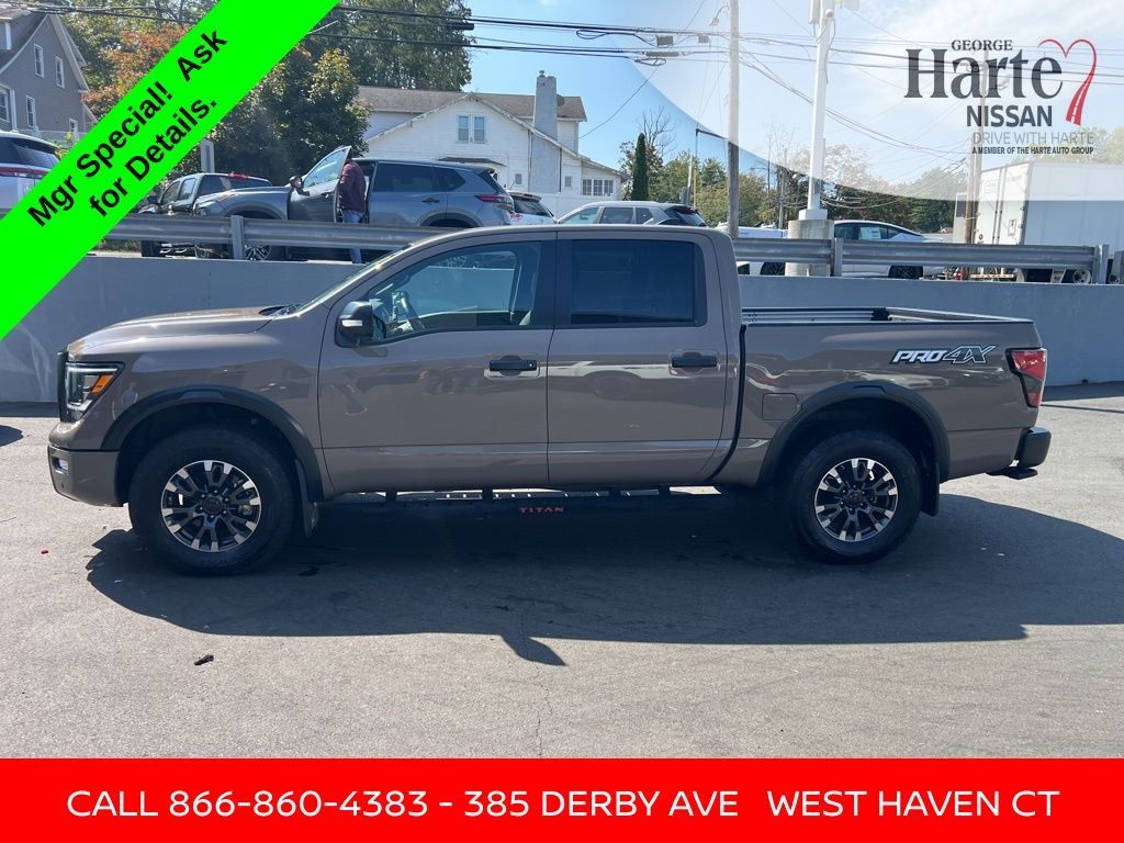 2024 Nissan Titan PRO-4X photo 2