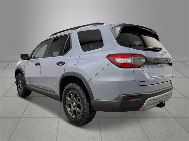 2025 Honda Pilot TrailSport photo 3