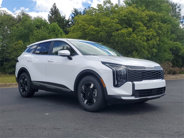 2026 Kia Sportage LX photo 3