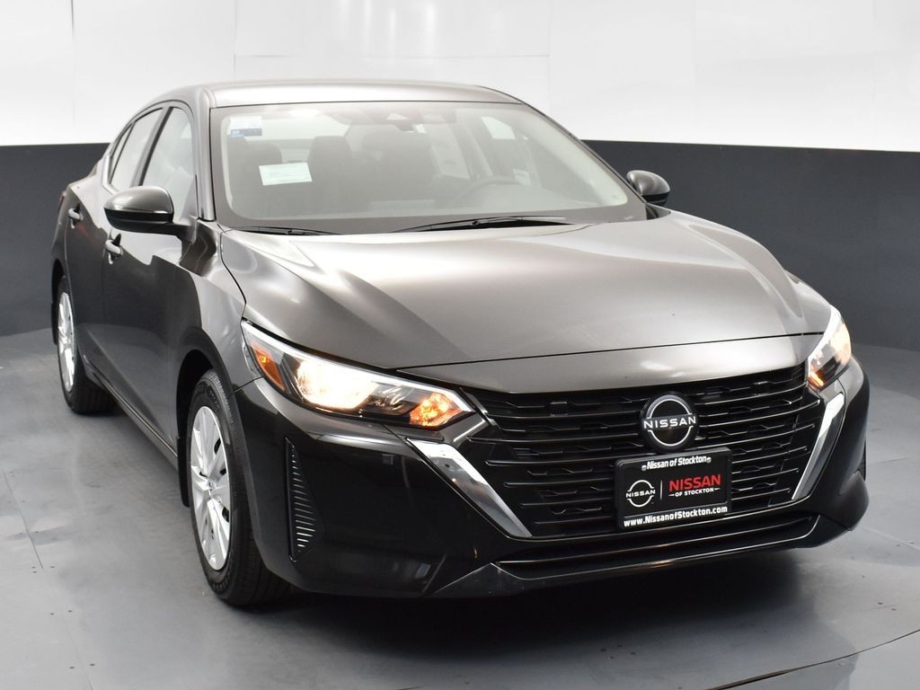 2025 Nissan Sentra S's photo