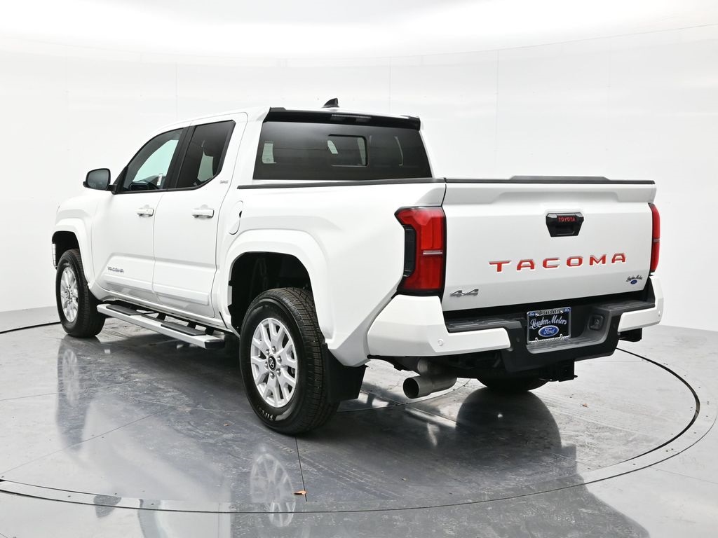 2024 Toyota Tacoma photo 7