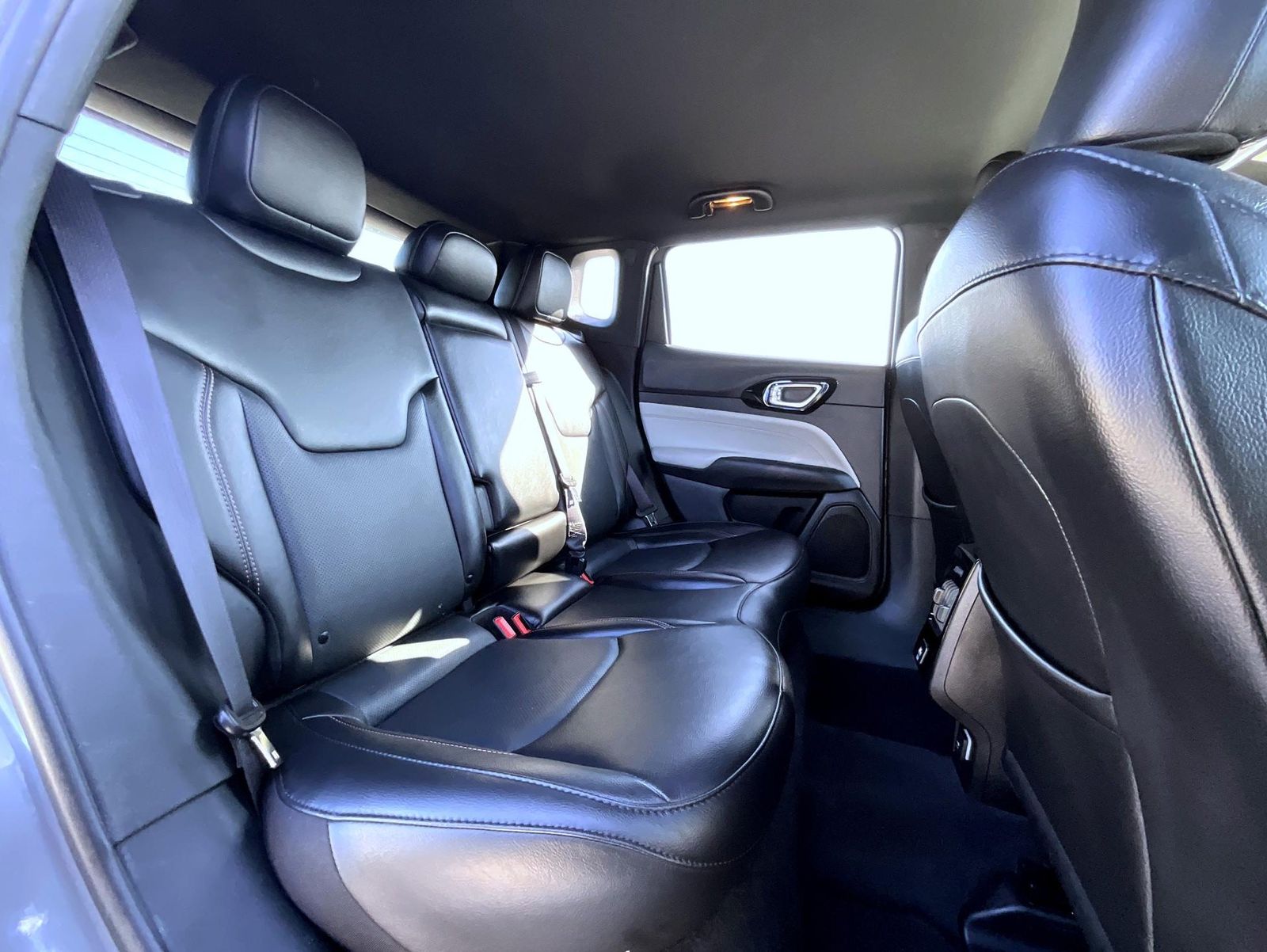 2023 Jeep Compass Limited photo 19