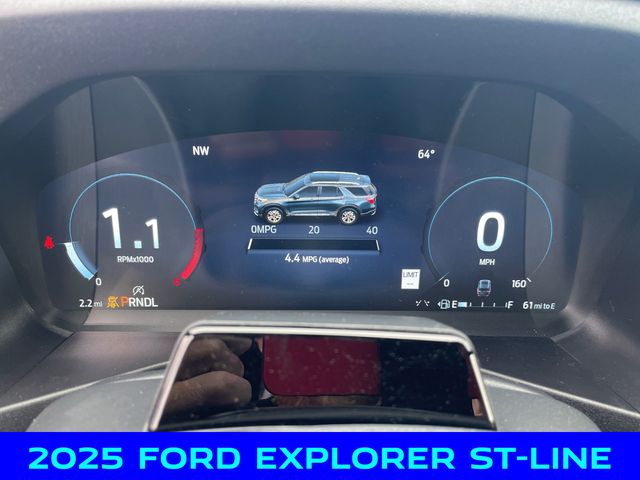 2025 Ford Explorer ST-Line photo 2
