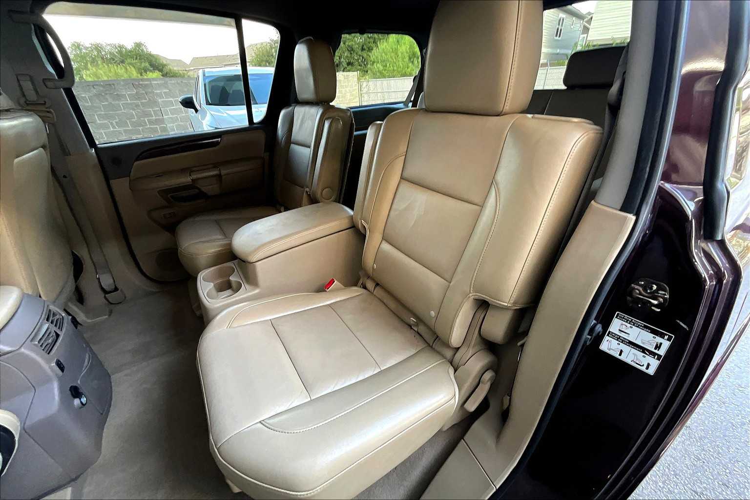 2013 Nissan Armada Platinum photo 18