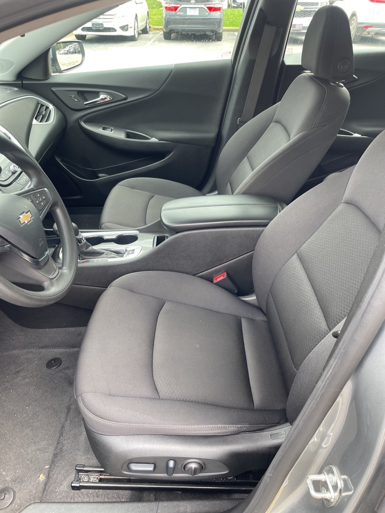 2024 Chevrolet Malibu 1LT photo 5