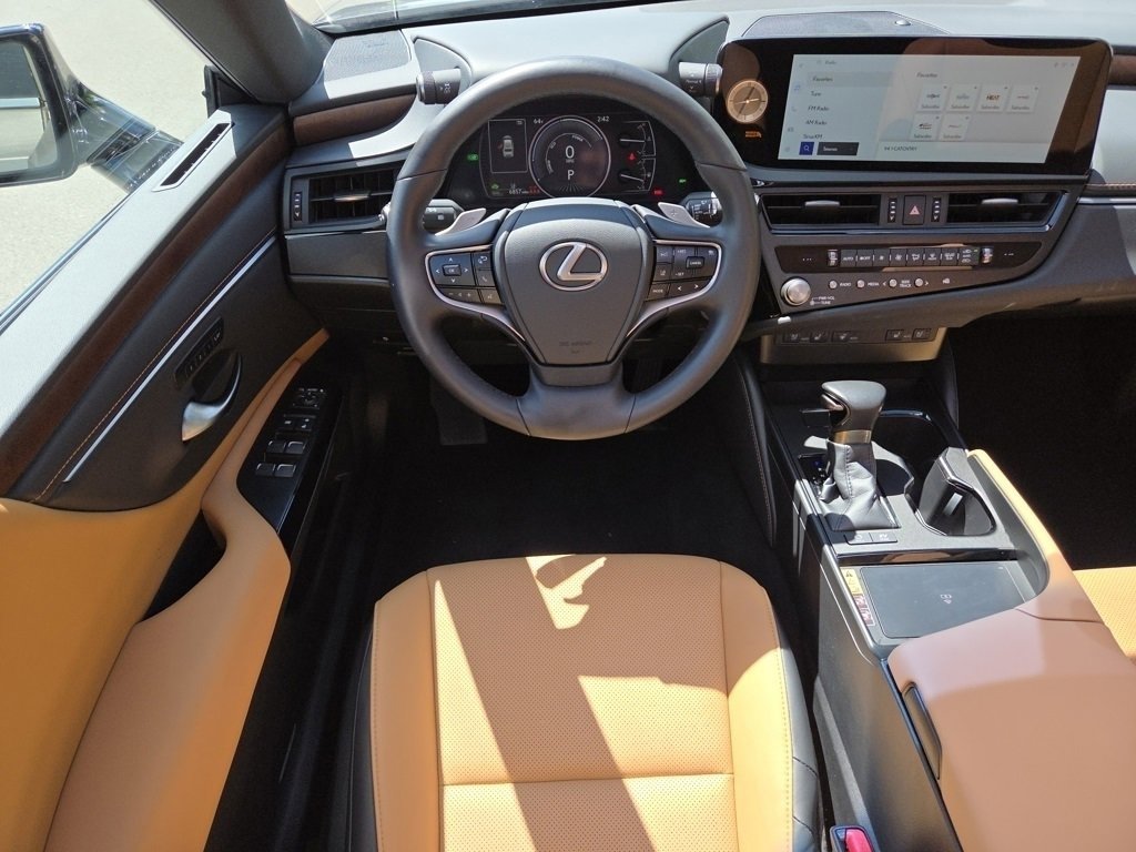 2025 Lexus ES F SPORT photo 4