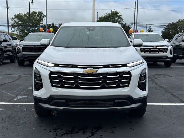 2026 Chevrolet Equinox LT photo 2