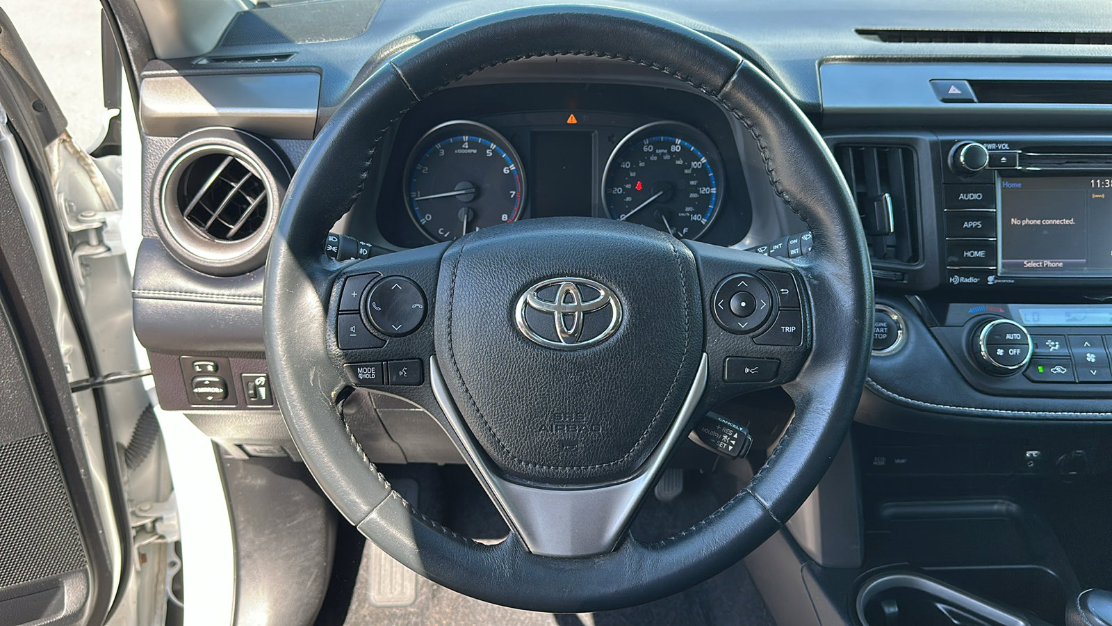 2018 Toyota RAV4 XLE photo 12