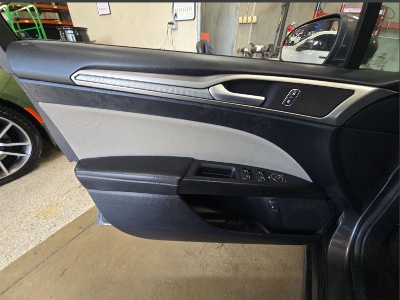 2018 Ford Fusion Hybrid S photo 11