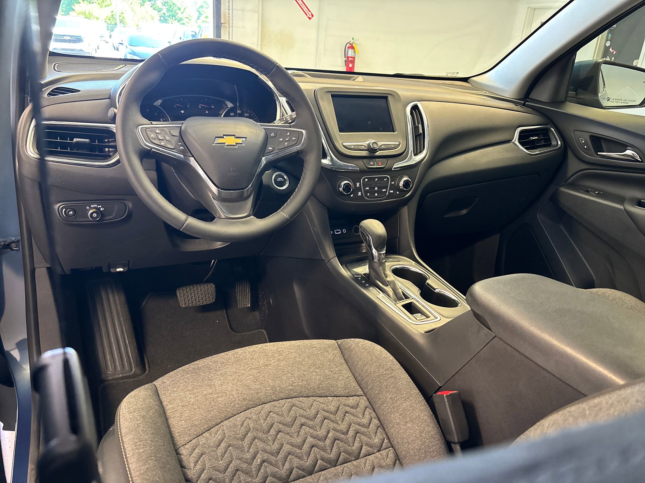 2024 Chevrolet Equinox LT photo 4