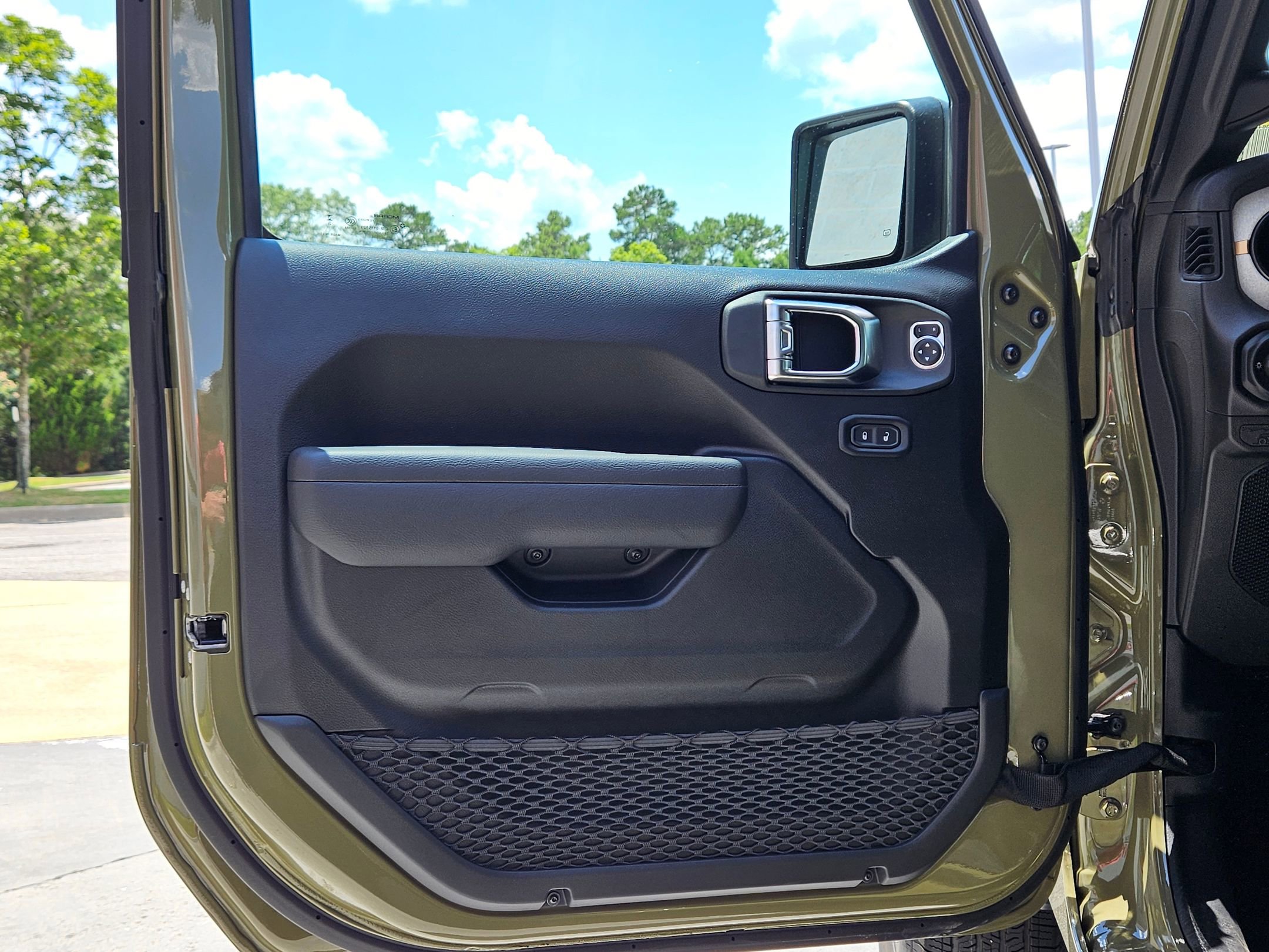 2025 Jeep Wrangler Sport S photo 17