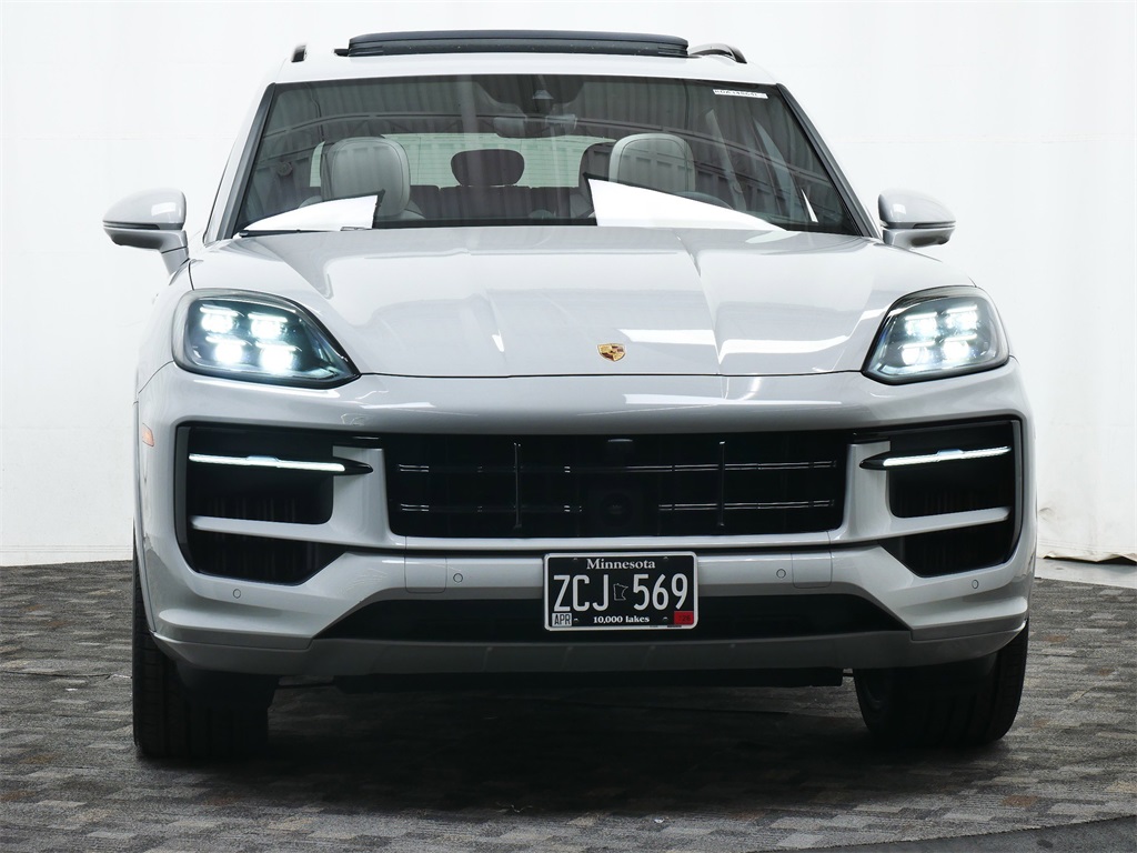 2024 Porsche Cayenne S photo 10