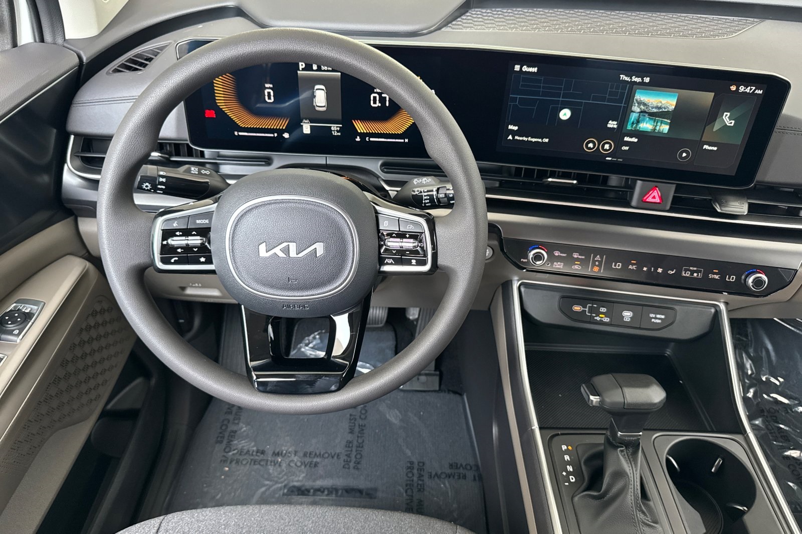 2026 Kia Carnival LX photo 9