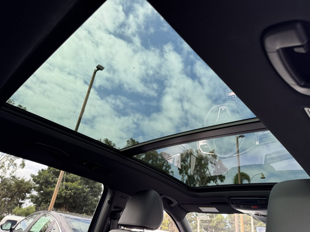 2023 Volkswagen Tiguan SE R-Line Black photo 2