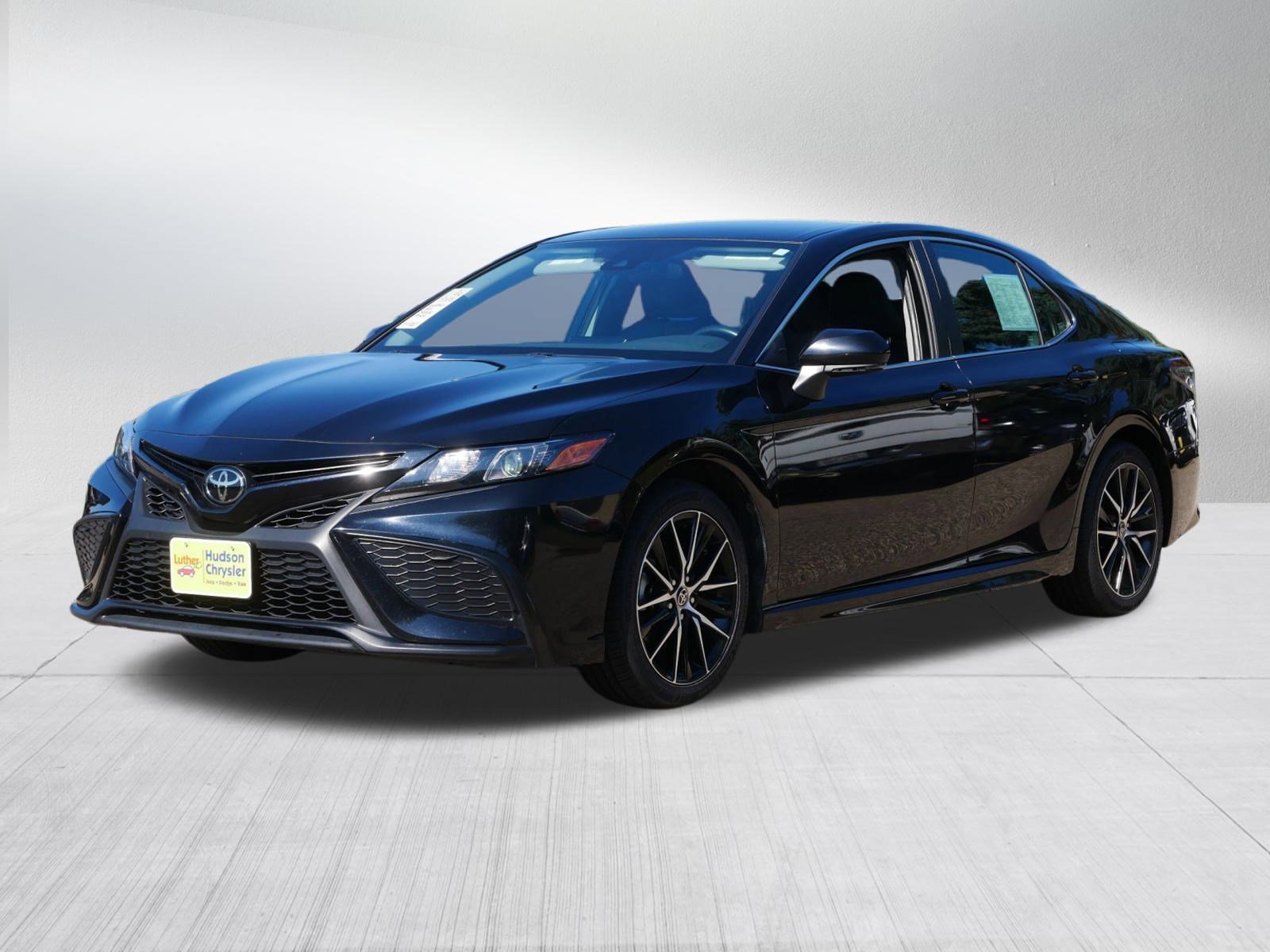 2024 Toyota Camry SE photo 3
