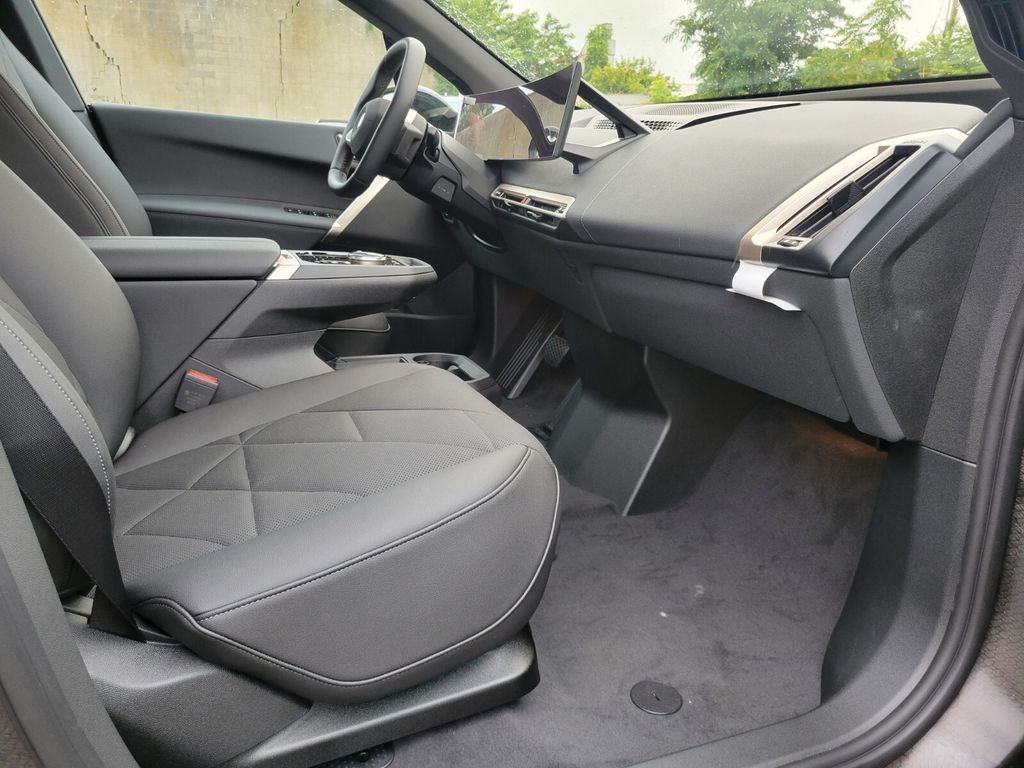 2026 Bmw iX photo 12