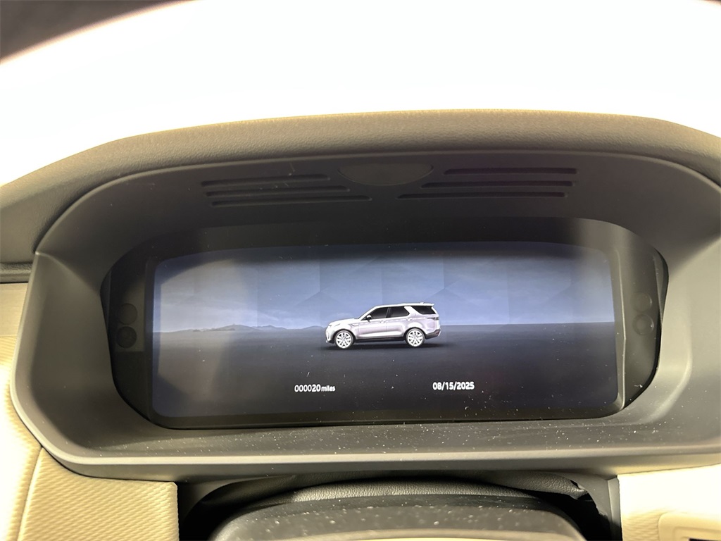 2025 Land Rover Discovery SE photo 14