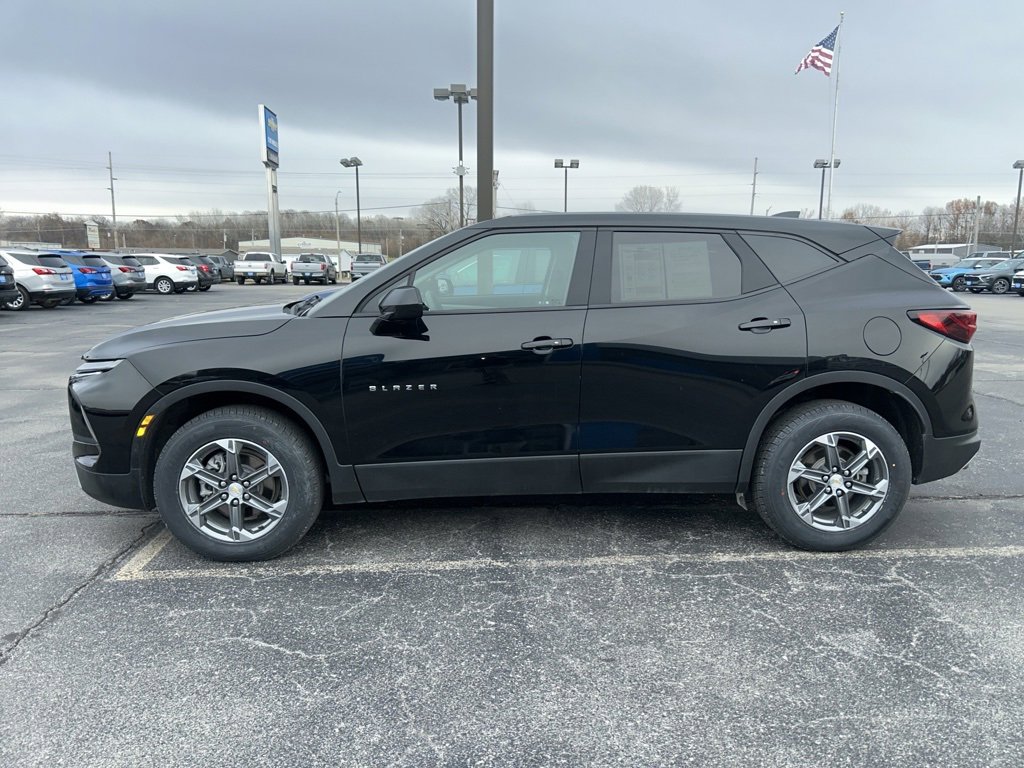 2023 Chevrolet Blazer 2LT photo 3