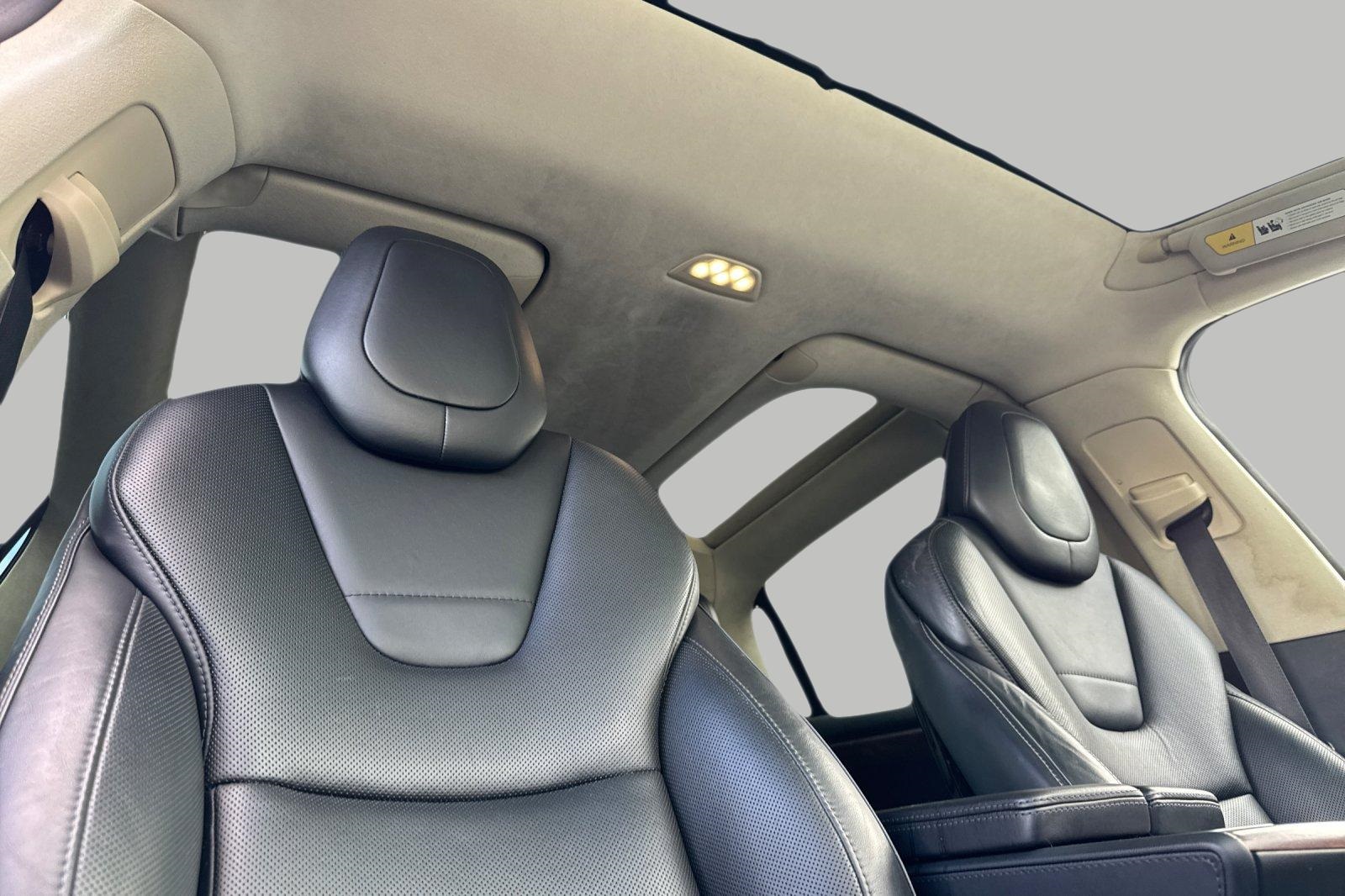 2016 Tesla Model X P90D photo 15